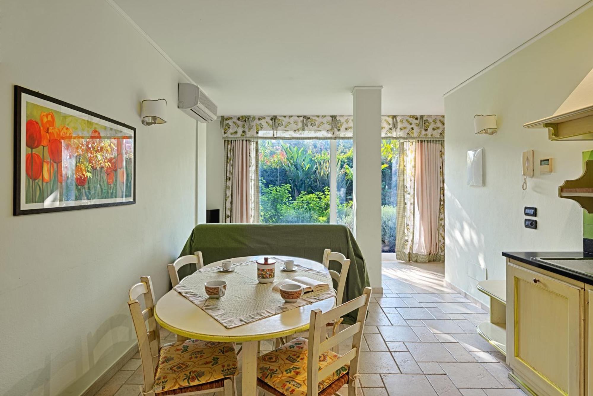 Casa Vacanze Nel Giardino Di Renzo Imperia Exterior foto